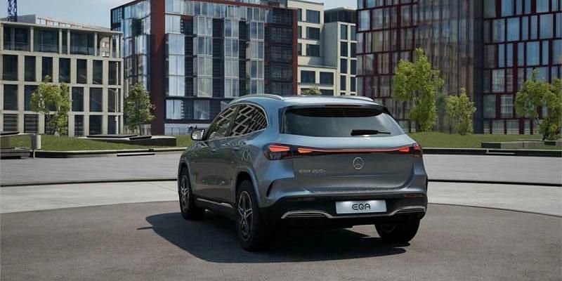 Usado Mercedes EQA250+ 139 kW (190 CV) 2025 Plateado SUV