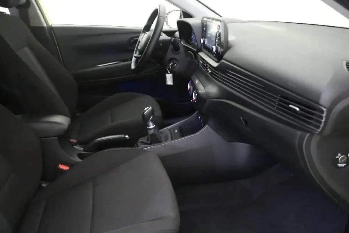 Nuevo Hyundai i20 100 CV (73 kW) 2025 Blanco Utilitario