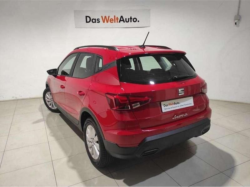 Usado Seat Arona Reference 95 CV (69 kW) 2024 Rojo SUV