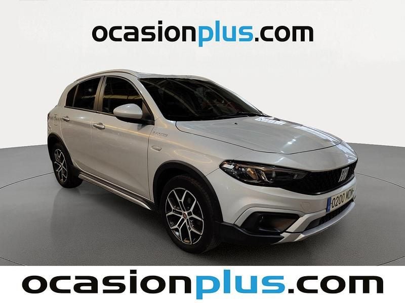 Usado Fiat Tipo Cross 130 CV (95 kW) 2023 Gris Berlina