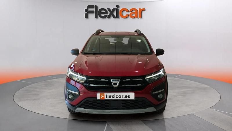 Usado Dacia Sandero Comfort 101 CV (74 kW) 2021 Rojo Utilitario