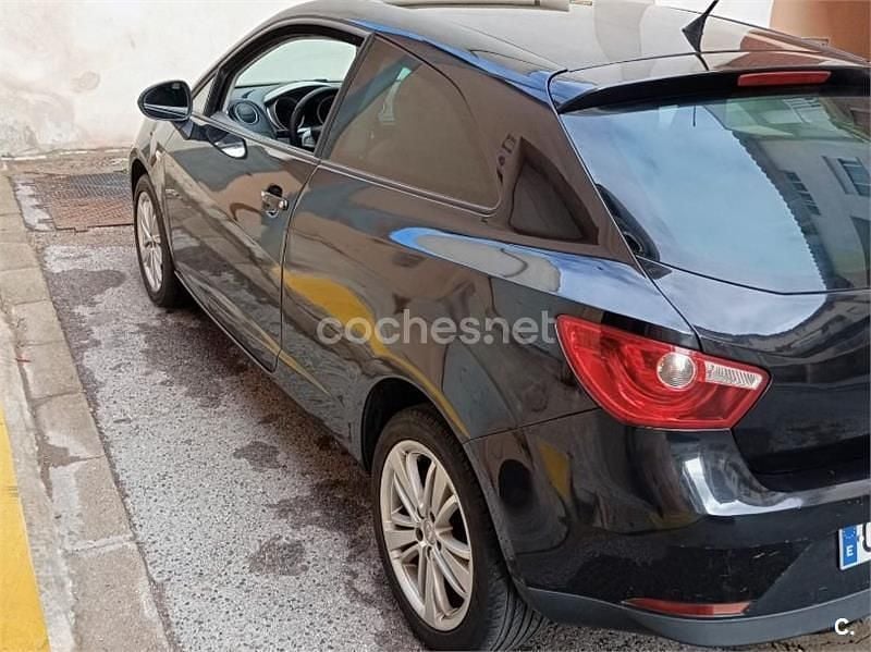Usado Seat Ibiza SC Copa 90 CV (66 kW) 2010 Negro Utilitario