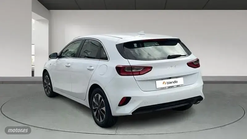Usado Kia Ceed 100 CV (73 kW) 2026 Blanco Utilitario