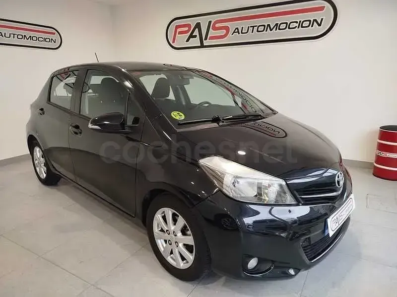 Usado Toyota Yaris Active 90 CV (66 kW) 2012 Blanco Utilitario