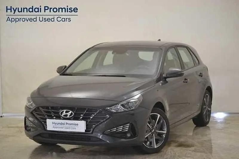 Gris/plata Usado 2024 Hyundai i30 | 17.990 € (Buen precio) - Imagen 1/4