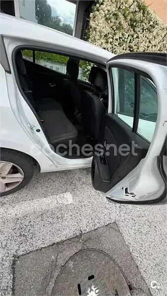 Usado Renault Mégane III Intens 95 CV (69 kW) 2015 Blanco Berlina