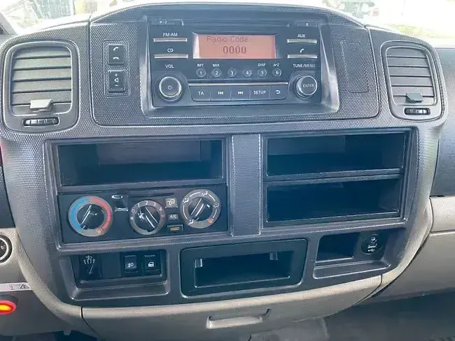 Usado Nissan Cabstar Comfort 122 HP (89 kW) 2014 Branco Pickup