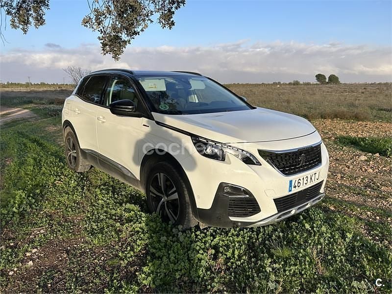 Usado Peugeot 3008 Allure 130 CV (95 kW) 2019 Blanco SUV