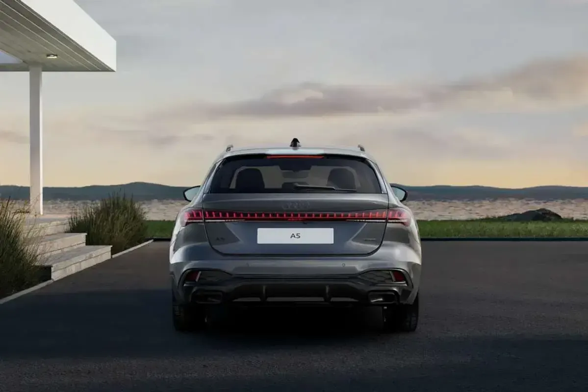 Nuevo Audi A5 Ambiente 299 CV (219 kW) 2026 Gris Familiar