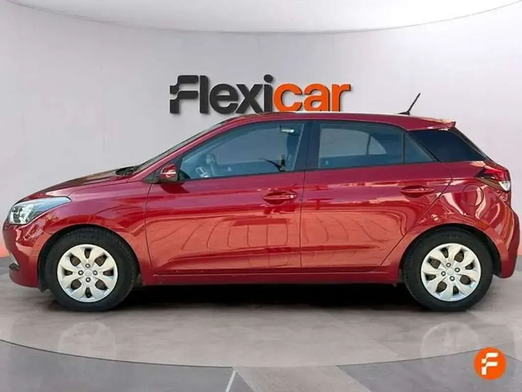 Usado Hyundai i20 101 CV (74 kW) 2017 Rojo Utilitario