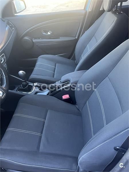 Usado Renault Mégane LIMITED 95 CV (69 kW) 2015 Azul Berlina