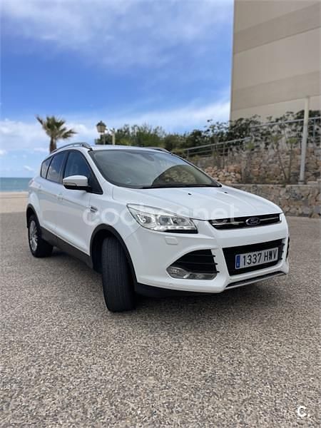 Usado Ford Kuga Trend 150 CV (110 kW) 2014 Blanco SUV
