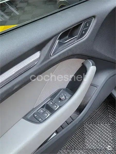 Usado Audi A3 150 CV (110 kW) 2018 Gris / plata Berlina