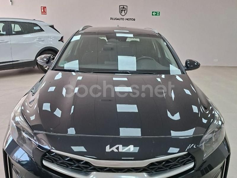 Usado Kia XCeed 100 CV (73 kW) 2024 Negro SUV