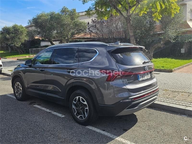 Usado Hyundai Santa Fe 230 CV (169 kW) 2021 Gris / plata SUV