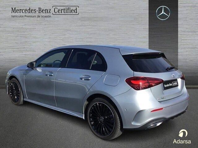 Usado Mercedes A250 AMG line 218 CV (160 kW) 2025 Plata hightech Berlina