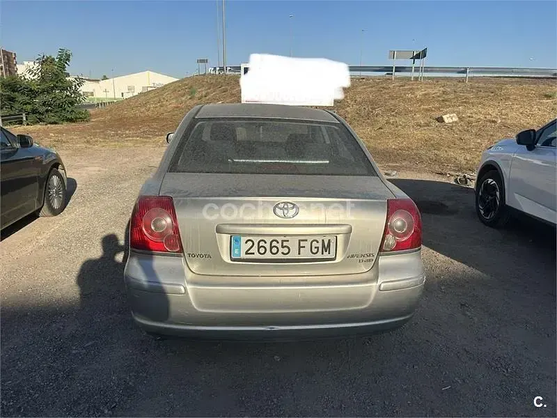 Usado Toyota Avensis Sol 116 CV (85 kW) 2006 Gris / plata Berlina