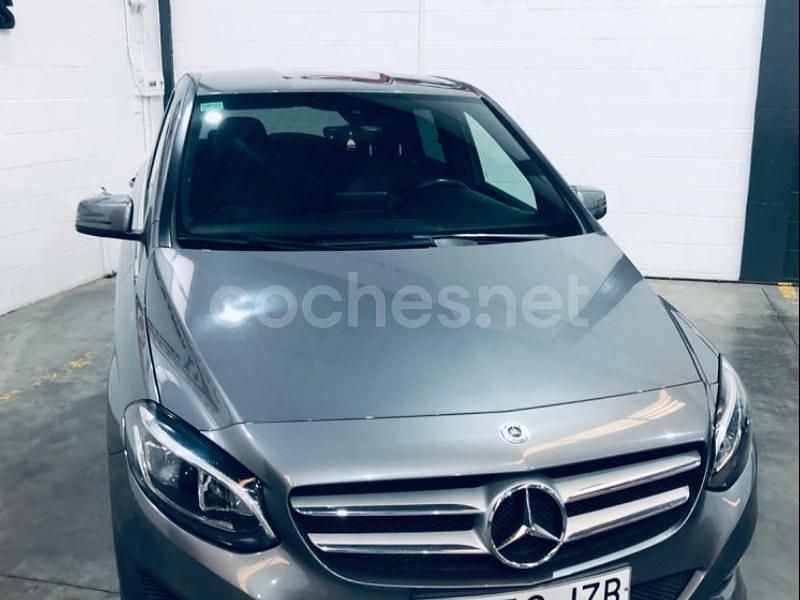 Gris / plata Usado 2017 Mercedes B180 Monovolumen | 12.950 € (Precio justo) - Imagen 1/4