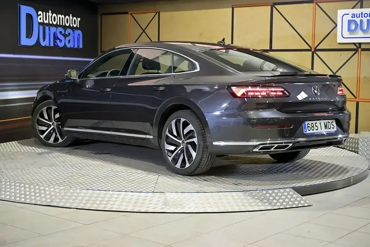 Usado VW Arteon R-line 150 CV (110 kW) 2023 Gris Berlina