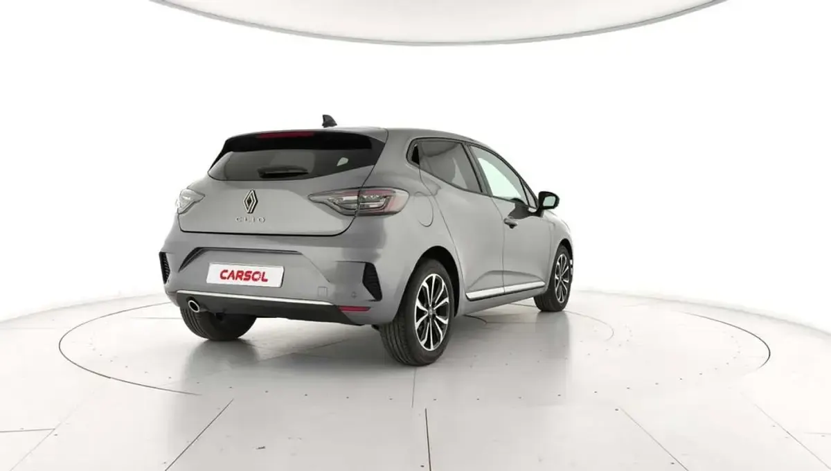 Usado Renault Clio Techno 99 CV (72 kW) 2025 Gris Utilitario