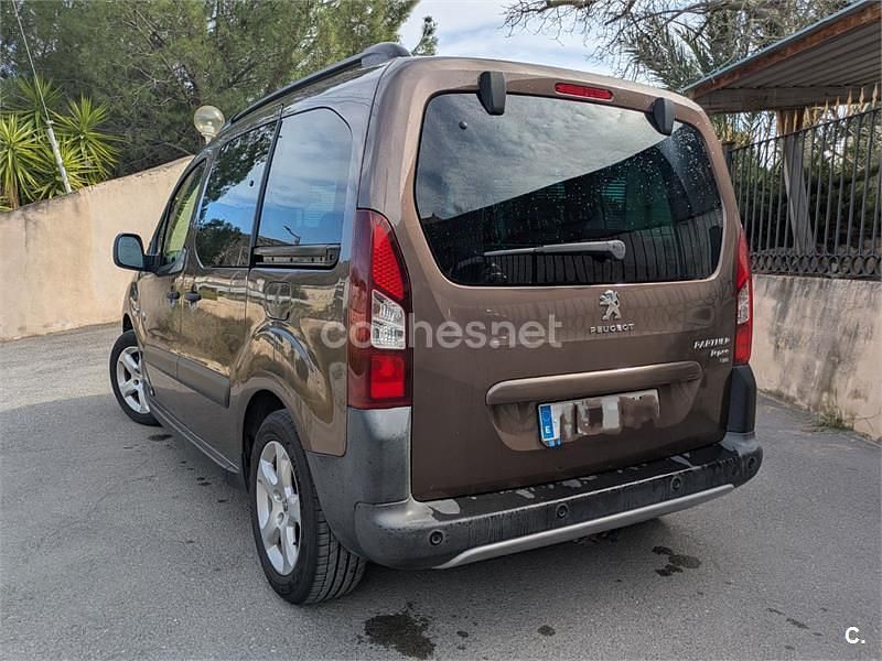 Usado Peugeot Partner Tepee Outdoor 92 CV (67 kW) 2014 Beige Monovolumen