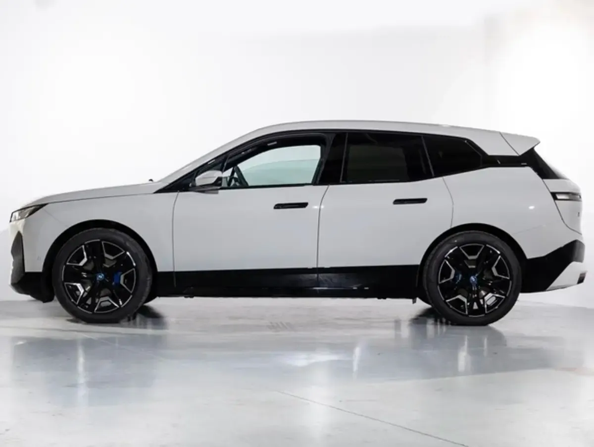 Usado BMW iX Comfort Edition 239 kW (326 CV) 2025 Blanco SUV