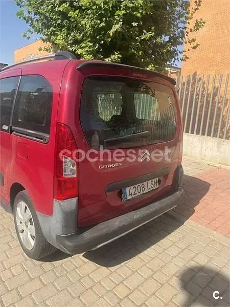 Usado Citroën Berlingo XTR 110 CV (80 kW) 2011 Rojo Monovolumen