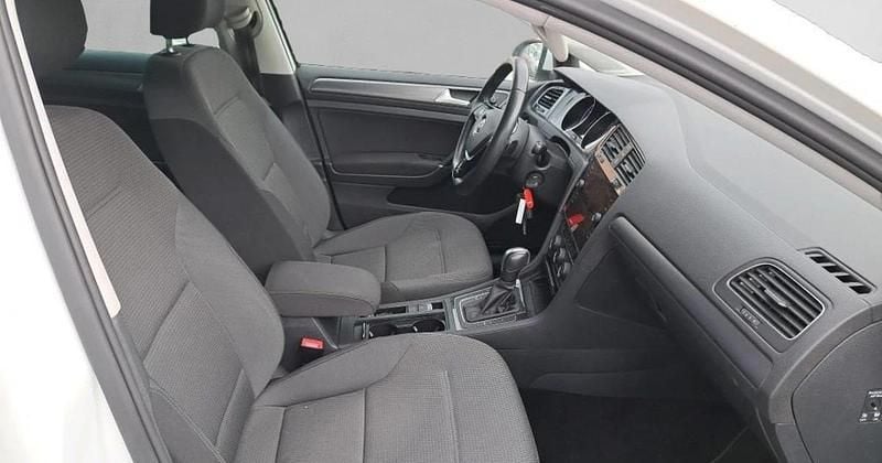 Begagnad VW Golf VII Advance 150 HK (110 kW) 2020