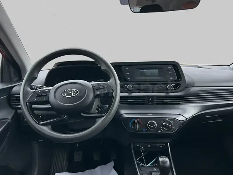 Usado Hyundai i20 84 CV (61 kW) 2022 Rojo Utilitario