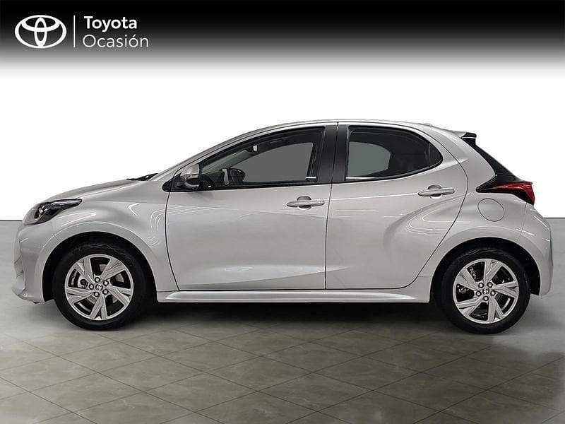 Usado Toyota Yaris Active 116 CV (85 kW) 2024 Blanco Utilitario