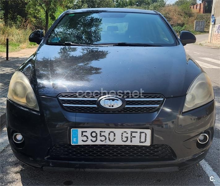 Negro Usado 2009 Kia ProCeed Utilitario | 2000 € (Precio justo) - Imagen 1/4