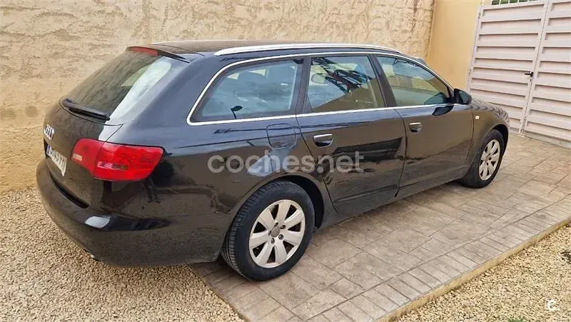 Usado Audi A6 225 CV (165 kW) 2005 Negro Familiar