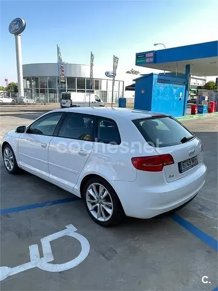 Usado Audi A3 Sportback Ambition 160 CV (117 kW) 2012 Blanco Utilitario