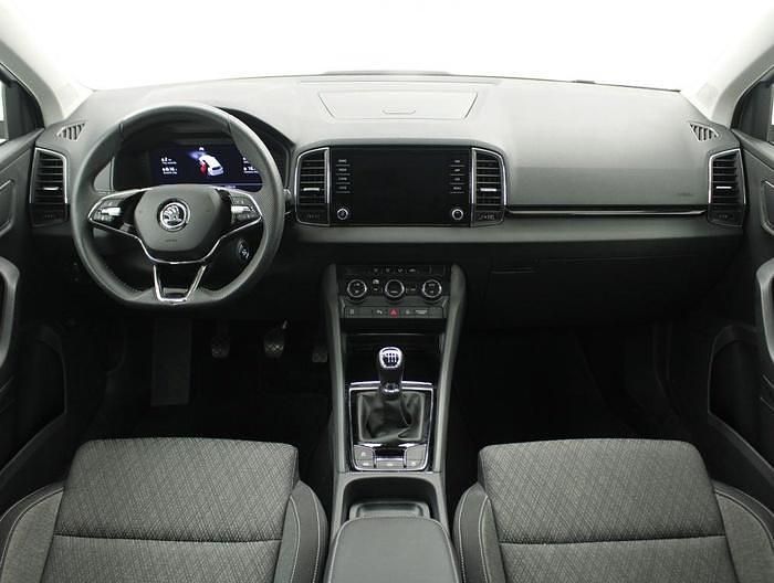 Usado Skoda Karoq Style 150 CV (110 kW) 2022 Blanco SUV