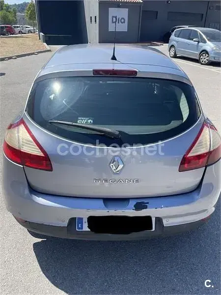 Usado Renault Mégane III Dynamique 110 CV (80 kW) 2008 Gris / plata Berlina