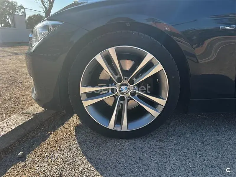 Usado BMW 330 Sport Line 258 CV (189 kW) 2013 Negro Berlina