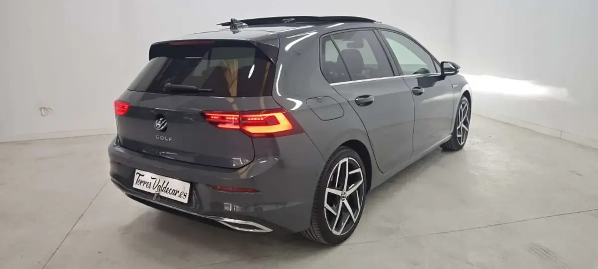 Usado VW Golf VII Style 150 CV (110 kW) 2020 Gris Utilitario