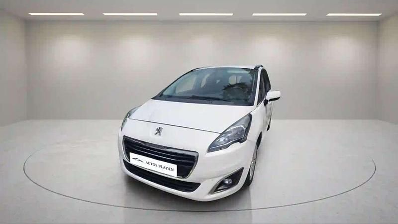 Usado Peugeot 5008 Style 131 CV (96 kW) 2016 Blanco Monovolumen
