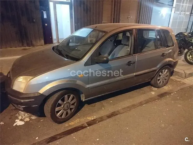 Usado Ford Fusion 100 CV (73 kW) 2002 Beige Utilitario