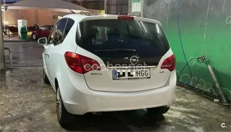 Usado Opel Meriva Selective 110 CV (80 kW) 2011 Blanco Monovolumen
