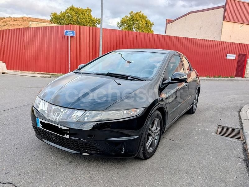 Negro Usado 2006 Honda Civic Comfort Berlina | 5499 € (Precio justo) - Imagen 1/4