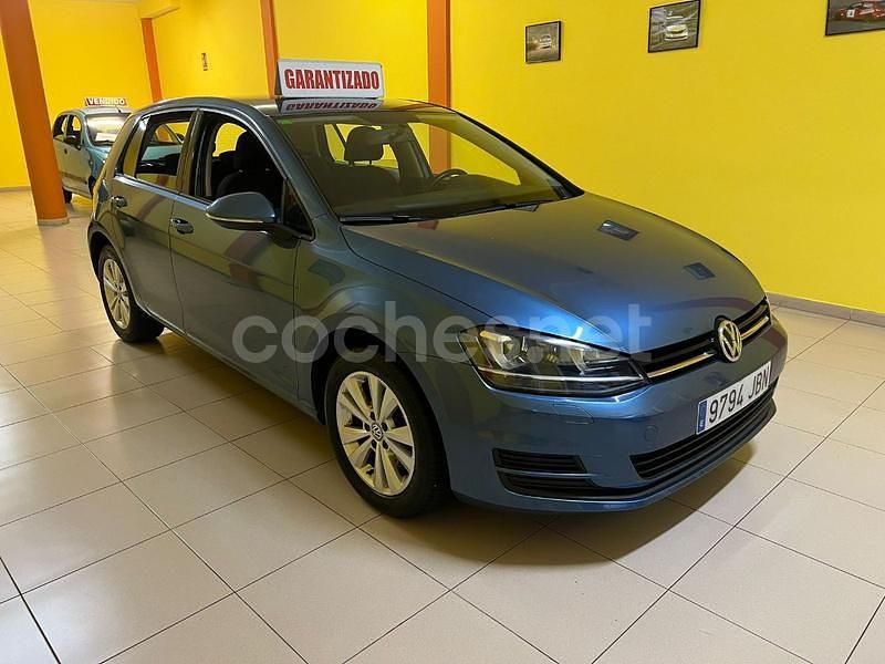 Azul Usado 2015 VW Golf VII Advance Berlina | 9490 € (Super precio) - Imagen 1/4