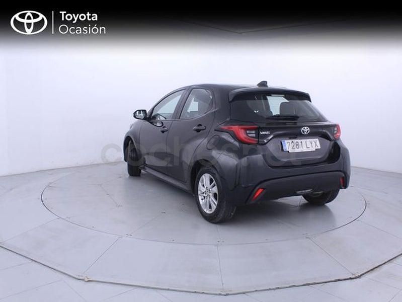 Usado Toyota Yaris 125 CV (91 kW) 2022 Negro Utilitario