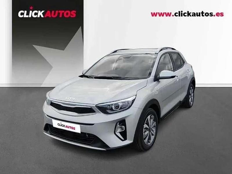 Usado Kia Stonic Active 101 CV (74 kW) 2025 Plateado SUV