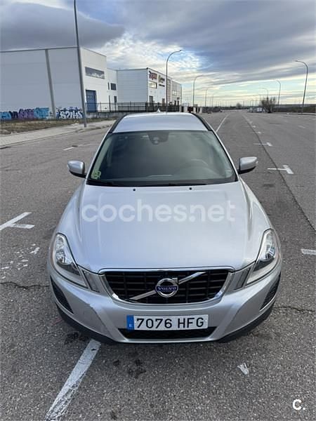 Usado Volvo XC60 Momentum 136 CV (100 kW) 2011 Gris / plata SUV