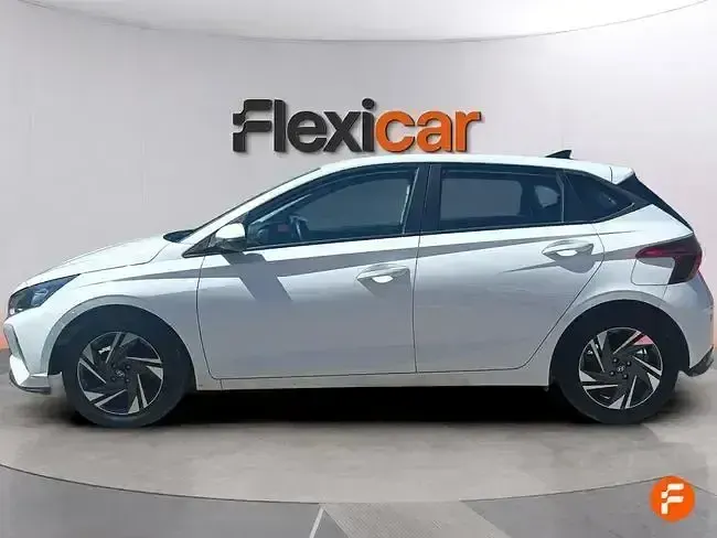 Käytetty Hyundai i20 84 HP (61 kW) 2021 Valkoinen Viistoperä