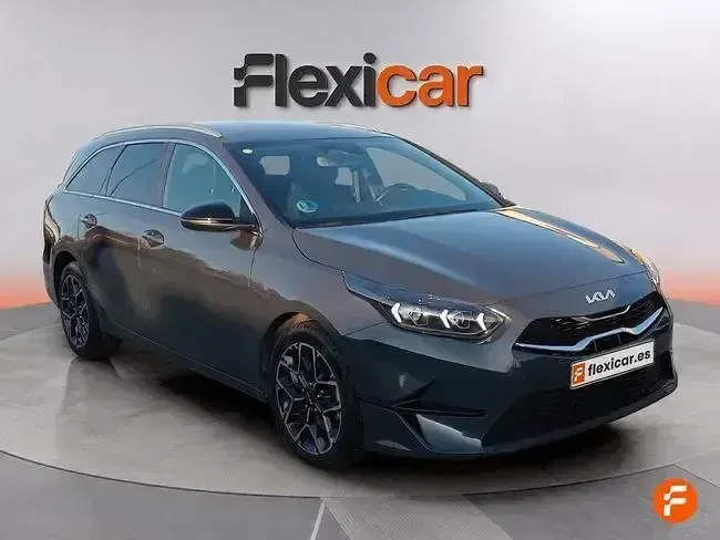 Usado Kia Ceed Style 100 CV (73 kW) 2025 Gris Utilitario