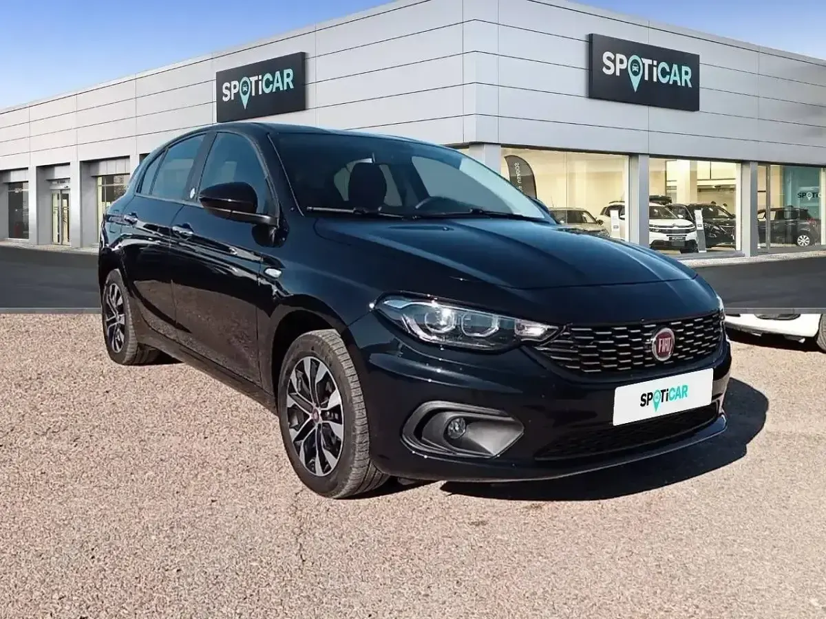 Usado Fiat Tipo Mirror 95 CV (69 kW) 2020 Negro Berlina