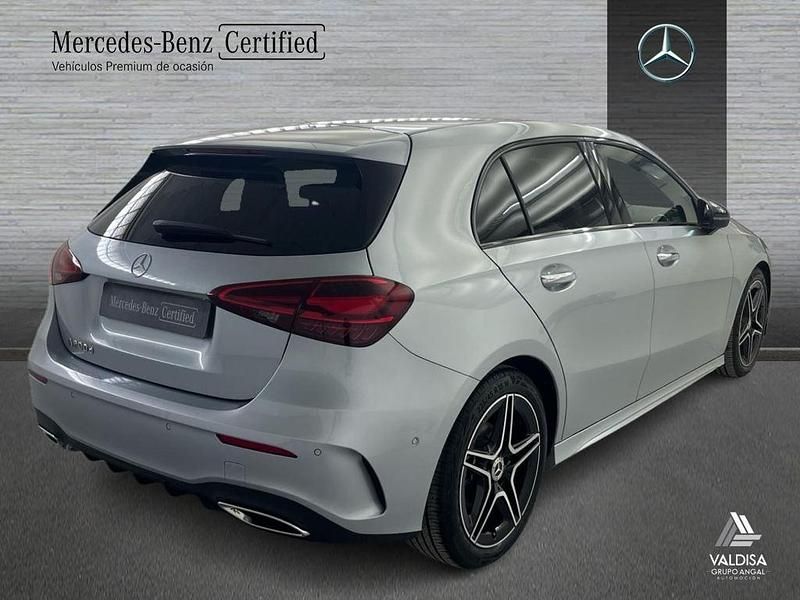 Usado Mercedes A200 AMG line 150 CV (110 kW) 2025 Gris / plateado Berlina