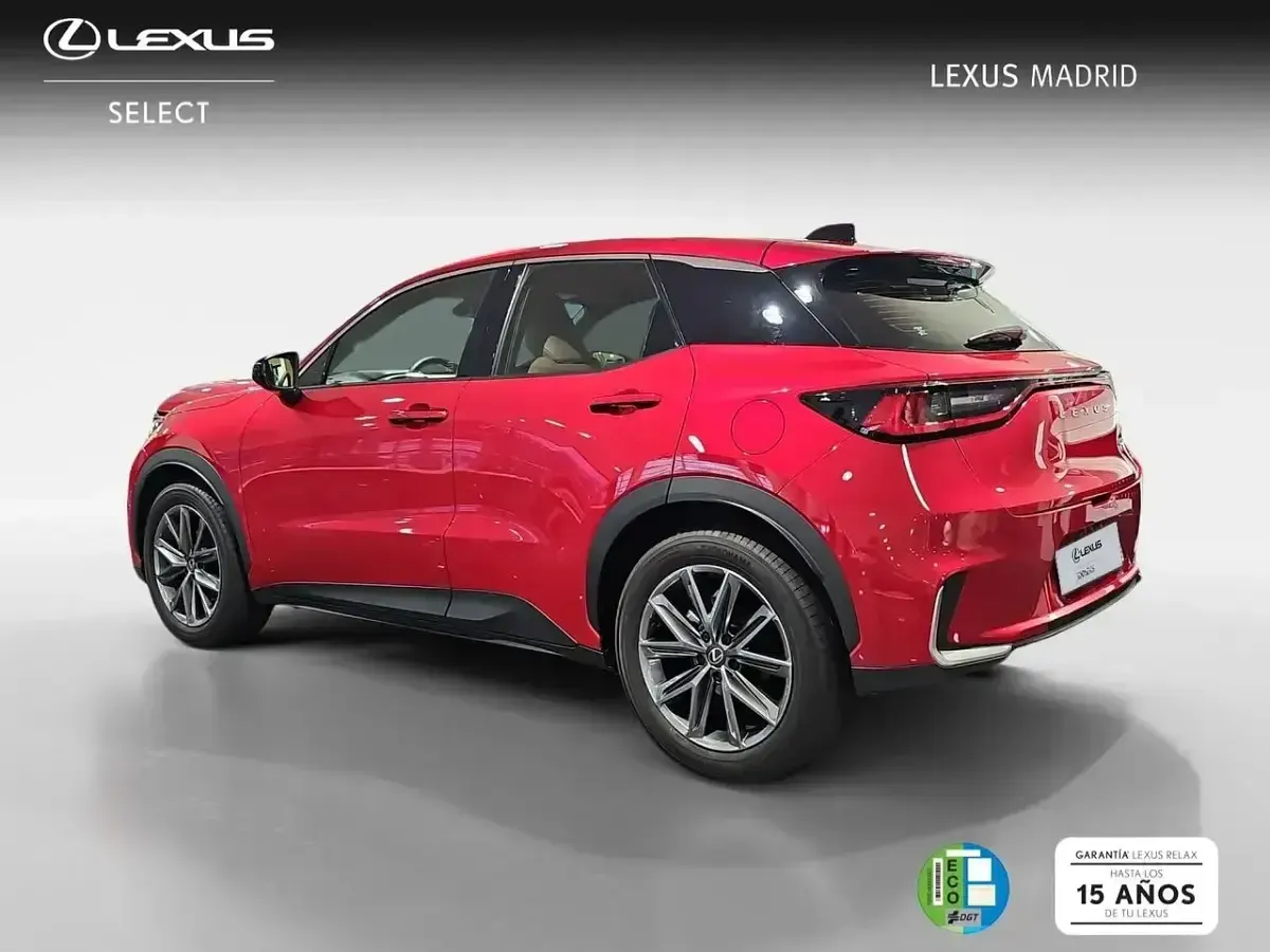 Usado Lexus LBX 136 CV (100 kW) 2025 Rojo SUV